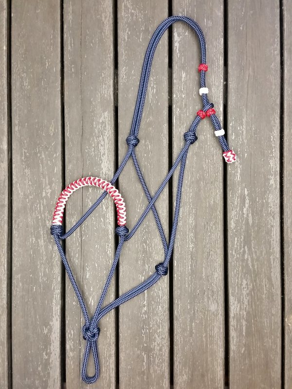 Braided rope halter with knot adjustment Pilgrimsrep