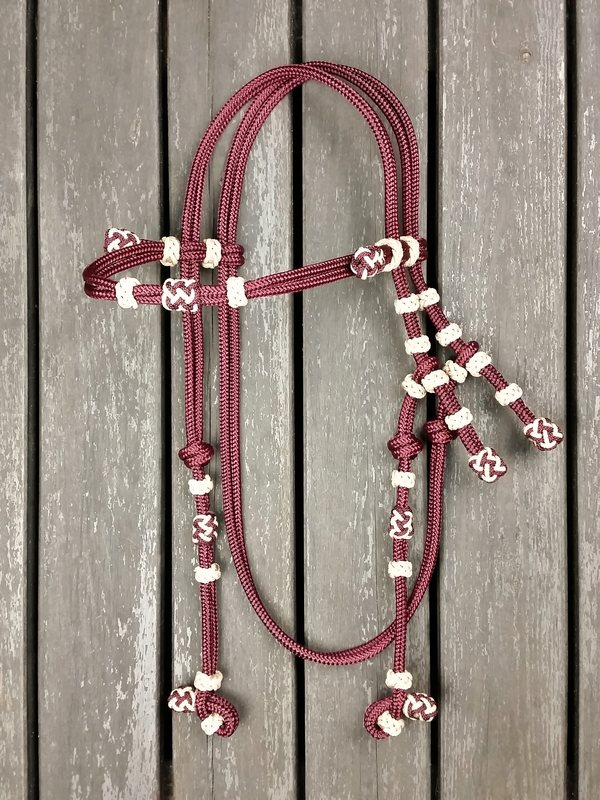 Rope bridle with knot adjustment and decorative knots Pilgrimsrep