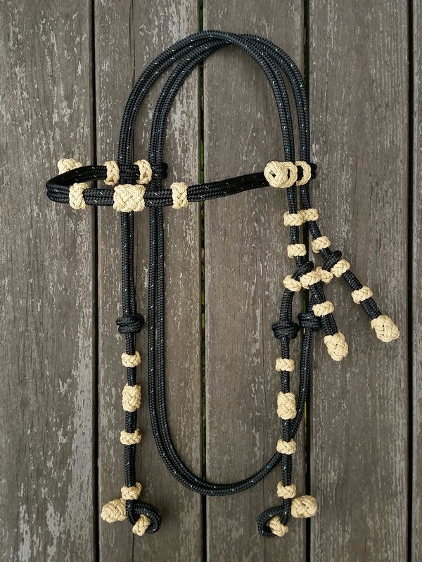 Rope bridle with knot adjustment and decorative knots Pilgrimsrep